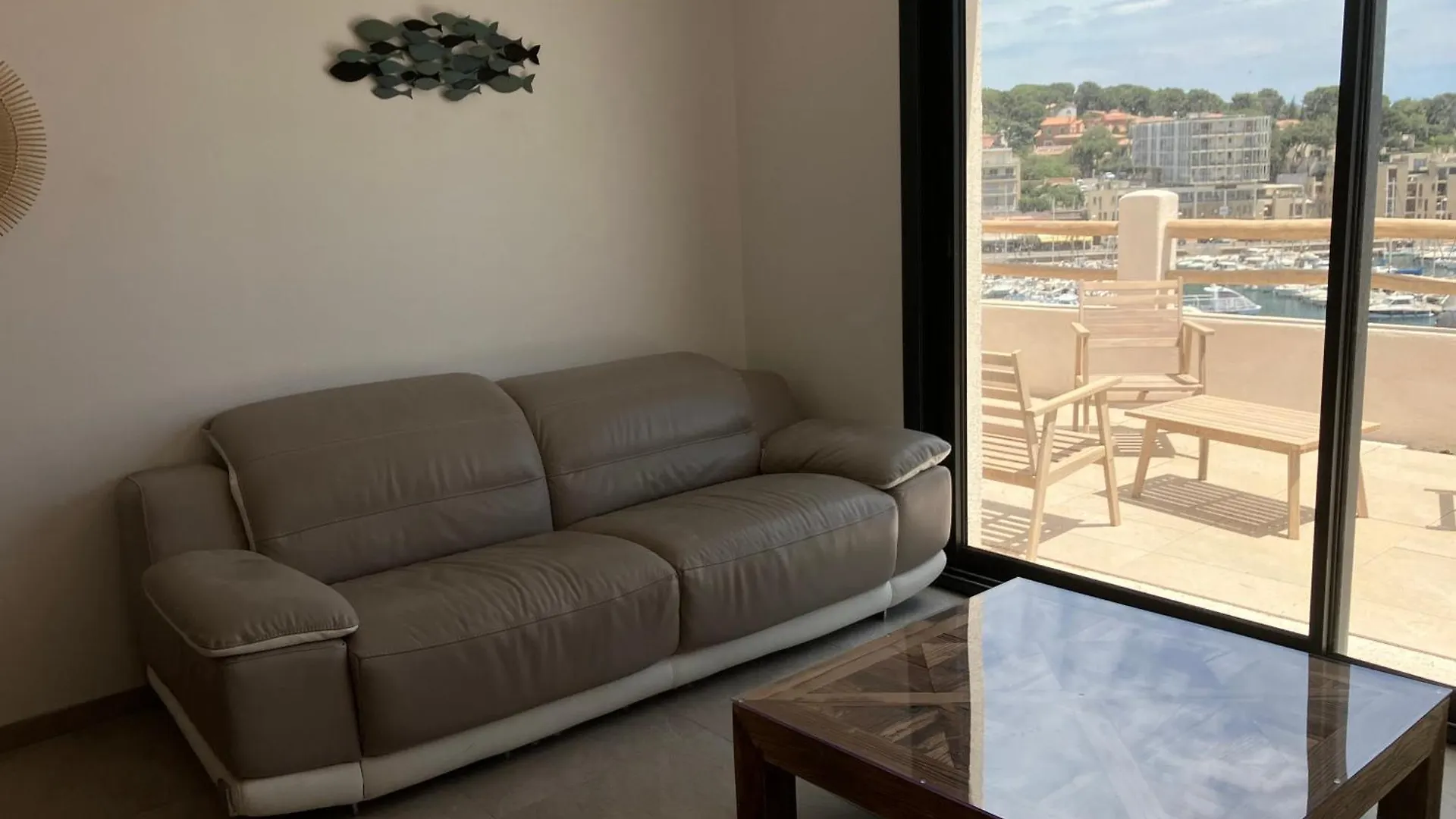 T2 Vue Sur Le Port Jacuzzi Terrasse Et Parking Apartment Carry-le-Rouet 0*,  France