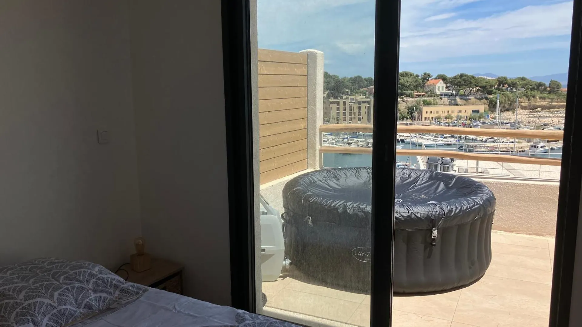 T2 Vue Sur Le Port Jacuzzi Terrasse Et Parking Apartment Carry-le-Rouet